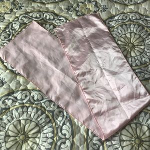 3/$15 🛍️ Pink girls shawl - satin type material - formal - dress up pretend